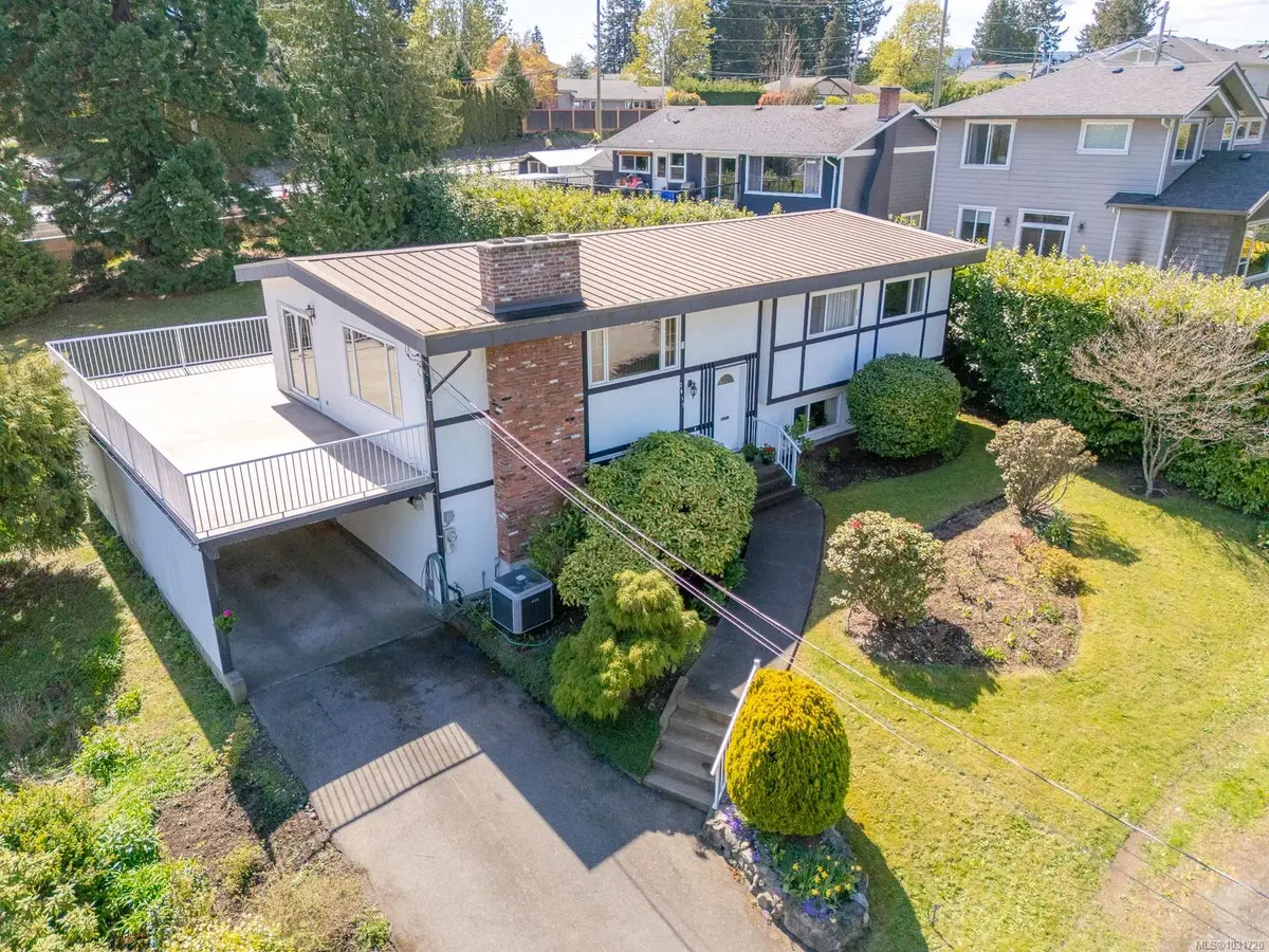 2419 Barbara Pl, Central Saanich BC V8Z 5T6