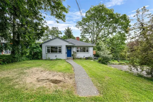 3517 Doncaster Dr, Saanich BC V8P 3W2