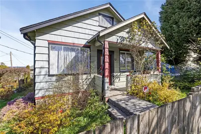 103 Haliburton St, Nanaimo BC V9R 4V9