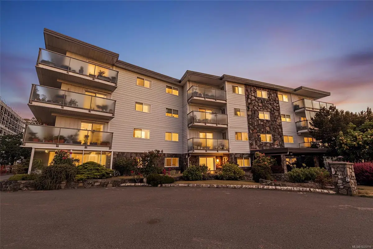 848 Esquimalt Rd # 207, Esquimalt BC V9A 6W9