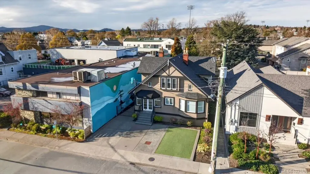 1012 North Park St, Victoria BC V8T 1C6