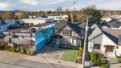 1012 North Park St, Victoria BC V8T 1C6