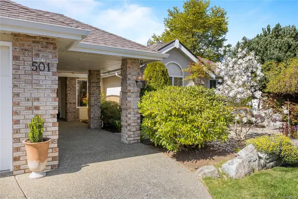 501 Muirfield Close, Qualicum Beach BC V9K 2J9