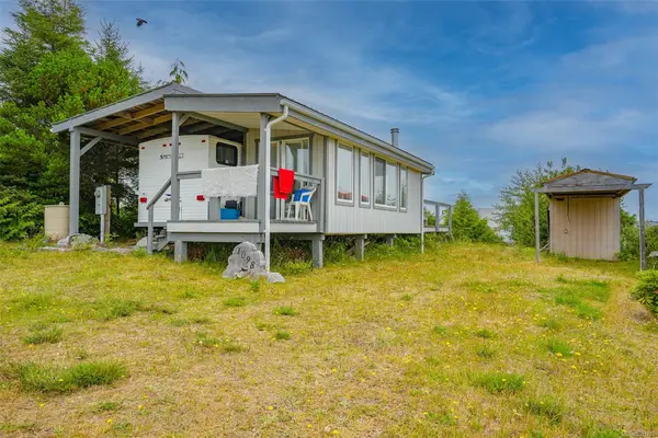 1098 Sixth Ave, Ucluelet BC V0R 3A0