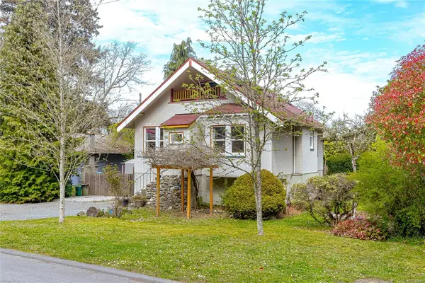 1080 Jasmine Ave, Saanich BC V8Z 2P4