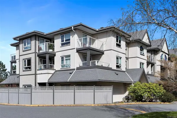 2227 James White Blvd # 304, Sidney BC V8L 1Z5