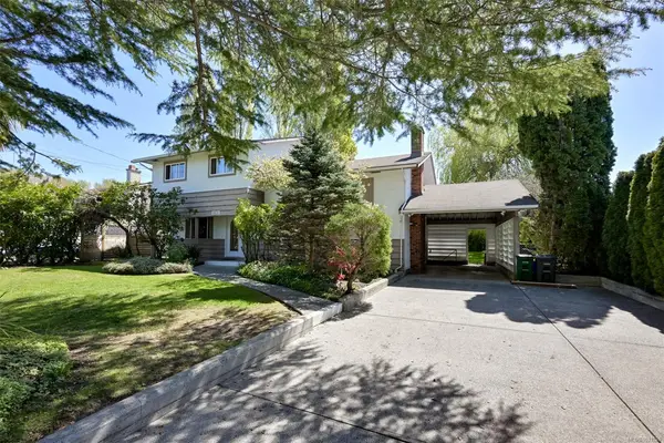 1809 Jade Pl, Saanich BC V9P 3E5