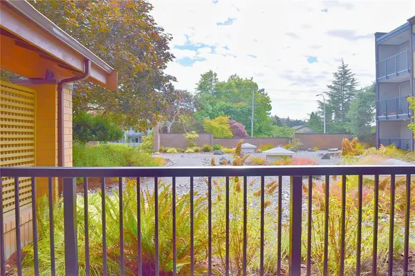 1870 McKenzie Ave # 101, Saanich BC V8N 4X3 - 1 bed, 1 bath in Saanich