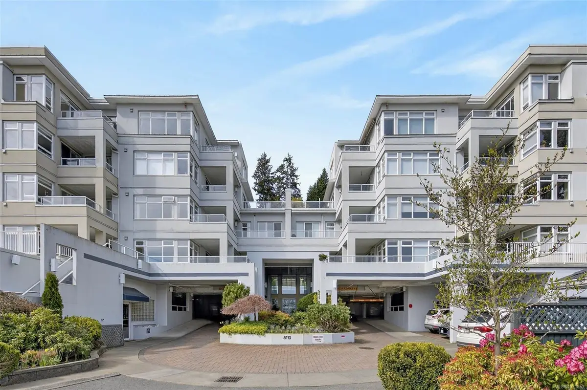 5110 Cordova Bay Rd #206, Saanich BC V8Y 2K5
