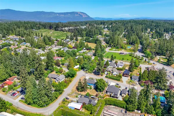 3590 Garland Ave, Cobble Hill BC V0R 1L0 - 3 bed, 2 bath property for sale in Cobble Hill