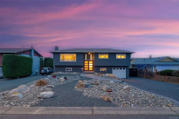 214 Cameron St, Parksville BC V9P 1G7