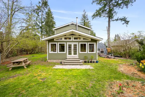 2491 Oakes Rd, Black Creek BC V9J 1J1