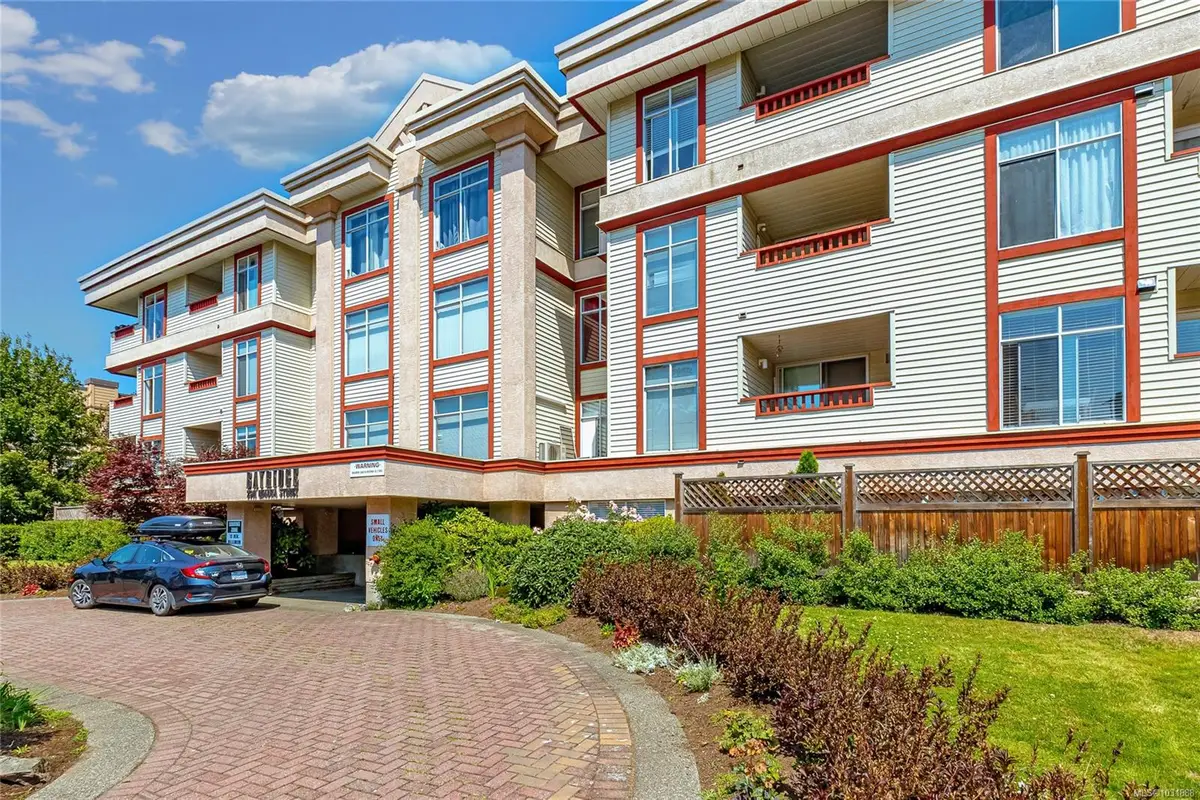2511 Quadra St #304, Victoria BC V8T 4E1
