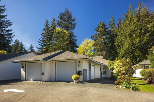 5156 Cordova Bay Rd # 21, Saanich BC V8Y 2X6 - 2 bed, 2 bath in Saanich