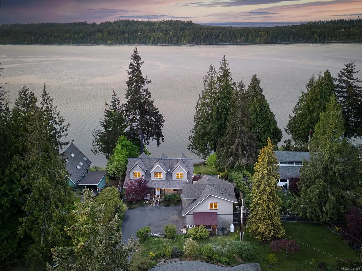 7820 Ships Point Rd, Fanny Bay BC V0R 1W0