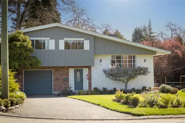 3949 Margot Pl, Saanich BC V8P 3M2 - 4 bed, 2.0 bath in Saanich