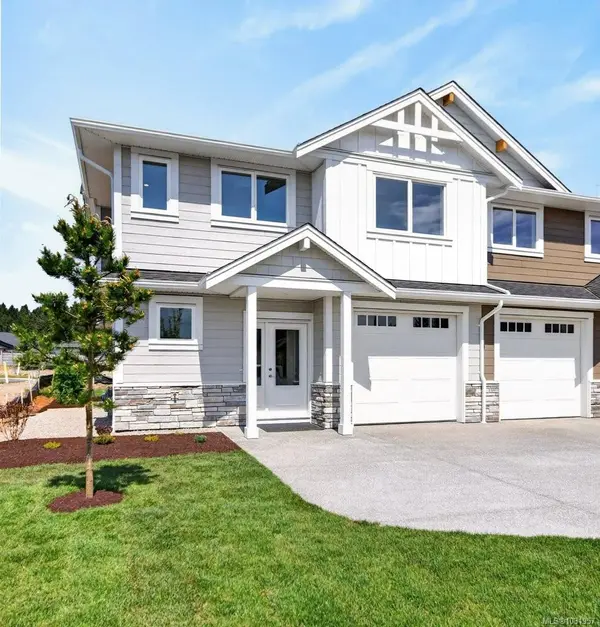 875 Grumman Pl # A, Comox BC V9M 4H9 - 3 bed, 3 bath in Comox