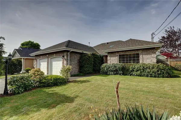 1132 Yellowbrick Rd, Parksville BC V9P 2K4