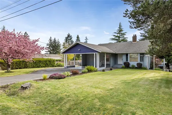 1680 Gerald St, Nanoose Bay BC V9P 9C7