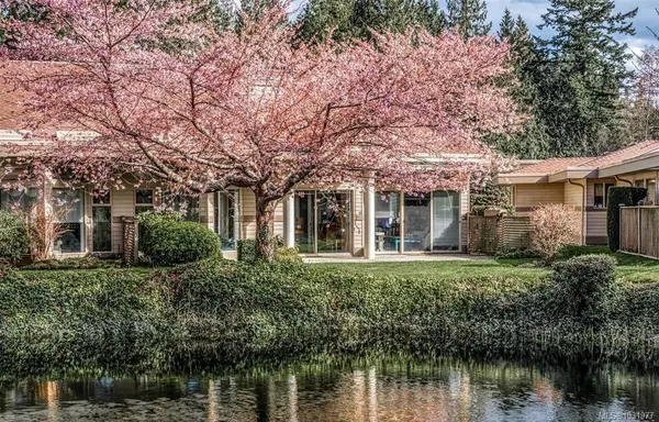 823 Lakes Blvd, Parksville BC V9P 2P8