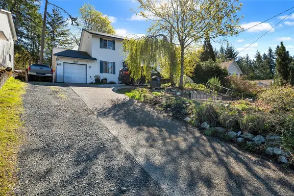 2547 Davidson Rd, Shawnigan Lake BC V0R 2W2