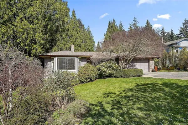 8636 Sentinel Pl, North Saanich BC V8L 4Z8 - 5 bed, 4 bath in North Saanich