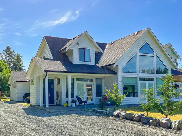 8740 Oyster River Way, Black Creek BC V9J 1K3 - 4 bed, 3 bath in Black Creek