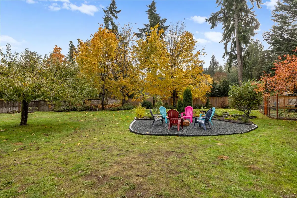 2920 Marshall Rd, Qualicum Beach BC V9K 1Z9