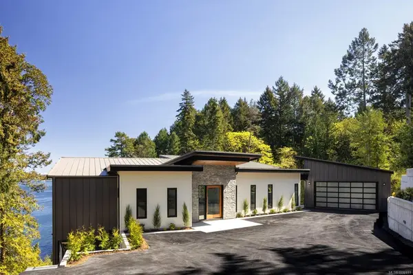 1677 Lands End Rd, North Saanich BC V8L 5L5