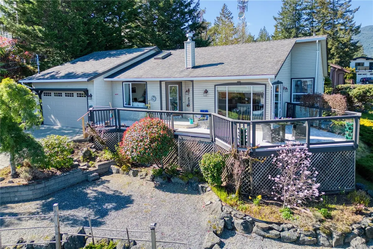 1277 Selkirk Dr, Nanaimo BC V9R 5Z5