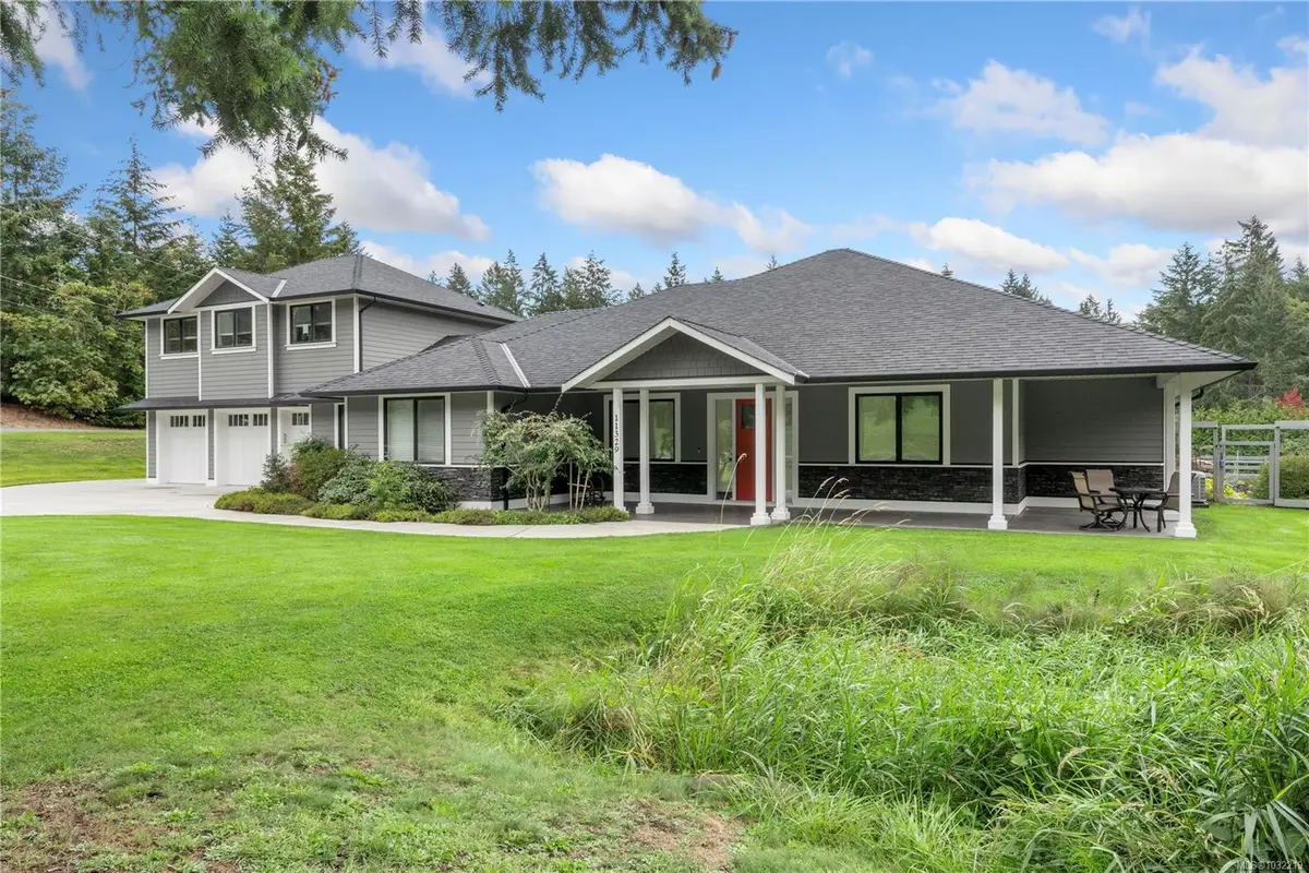 11329 Hummingbird Pl, North Saanich BC V8L 5S3