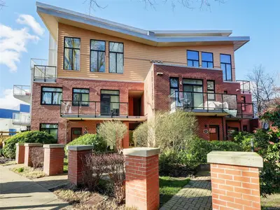 606 Speed Ave # 305, Victoria BC V8Z 1A4
