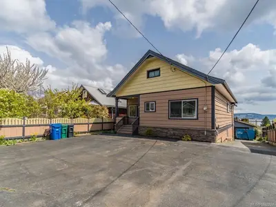 18 Gillespie St S, Nanaimo BC V9R 4Y3