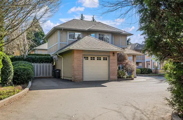 1809 McKenzie Ave # 5, Saanich BC V8N 1A6