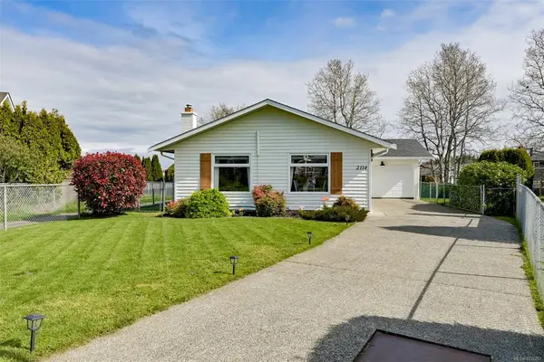 2114 Redwing Pl, Sidney BC V8L 4X1