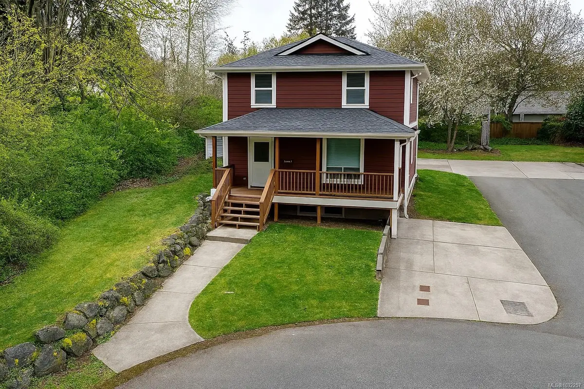 6146 Ryall Rd # 4, Duncan BC V9L 2H7