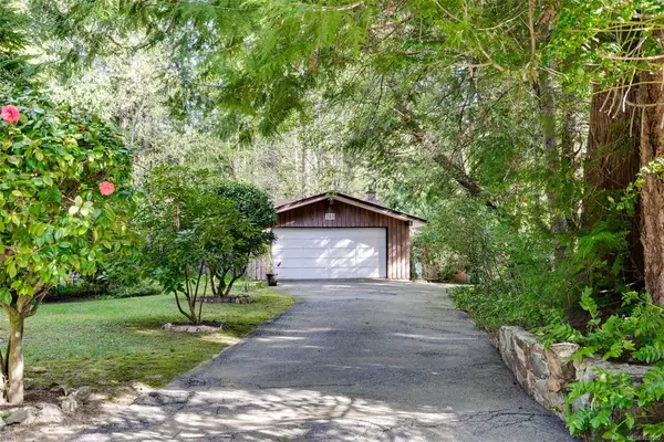 780 Helvetia Cres, Saanich BC V8Y 1X1 - 3 bed, 2 bath in Saanich