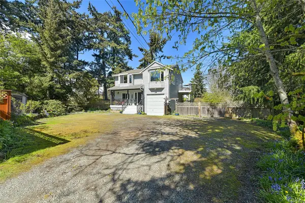 176 Island Hwy, View Royal BC V9B 1G2