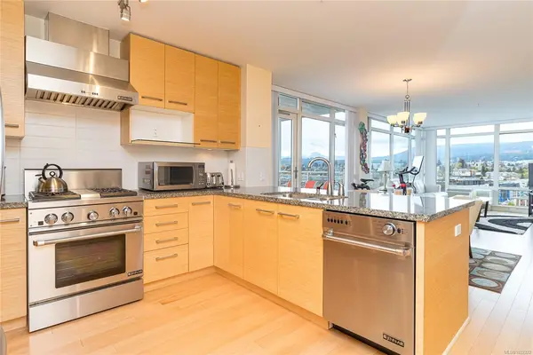 38 Front St # 1402, Nanaimo BC V9R 0B8 - 2 bed, 2 bath in Nanaimo