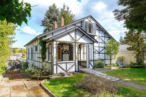 824 Ellery St, Esquimalt BC V9A 4R7
