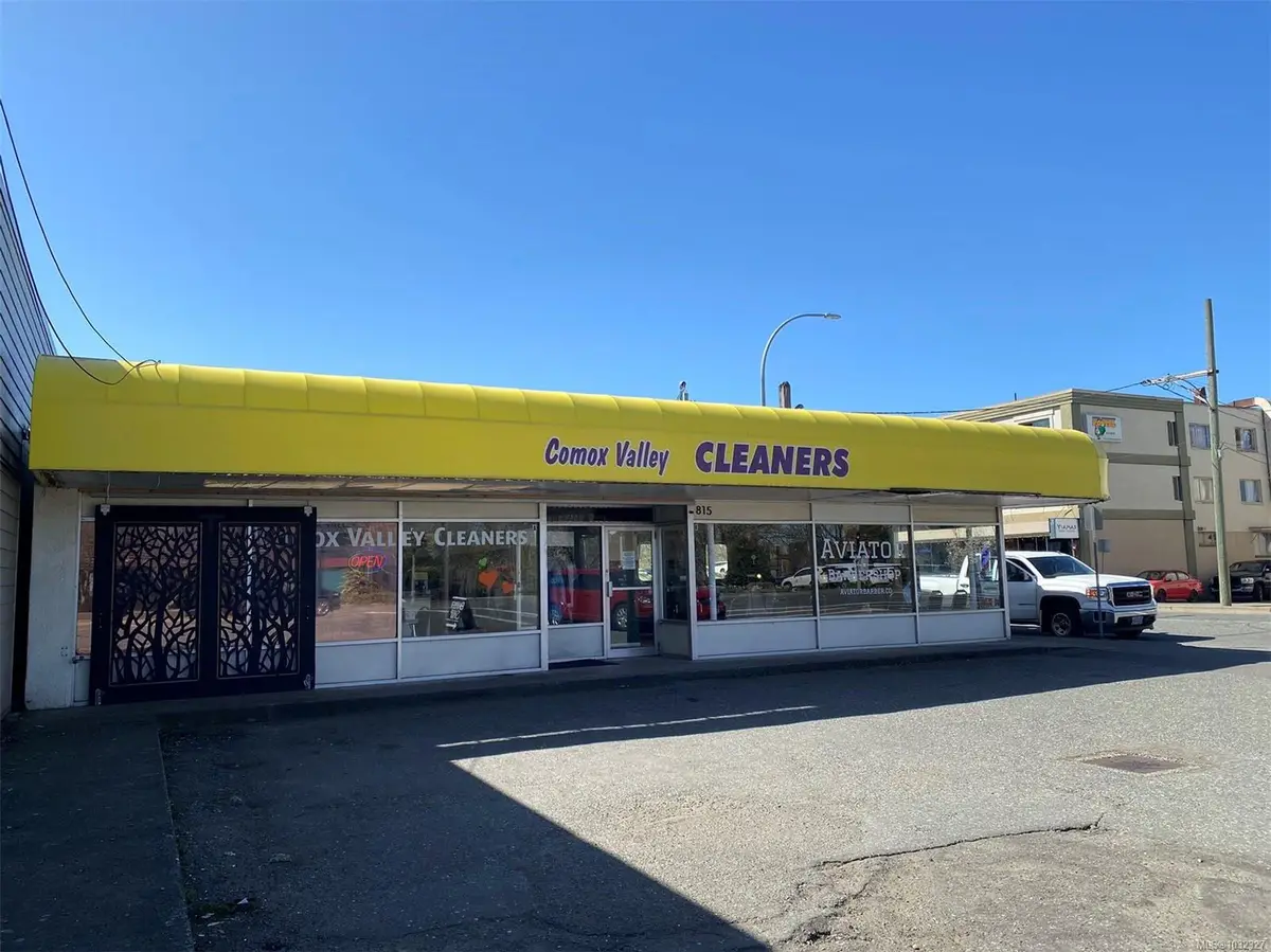 815 Cliffe Ave, Courtenay BC V9N 2J8
