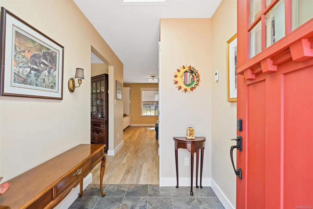 2590 Sinclair Rd, Saanich BC V8N 1B9