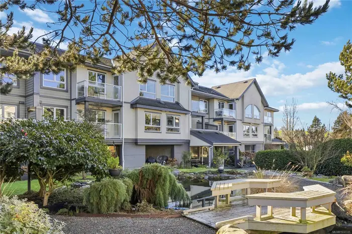 2245 James White Blvd # 219, Sidney BC V8L 1Z5