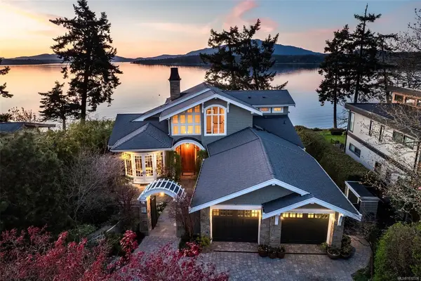 9752 Glynnwood Park Rd, North Saanich BC V8L 5H4