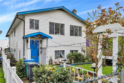 229 Irwin St, Nanaimo BC V9R 4X4