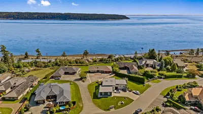 513 Ash St, Campbell River BC V9W 5L8