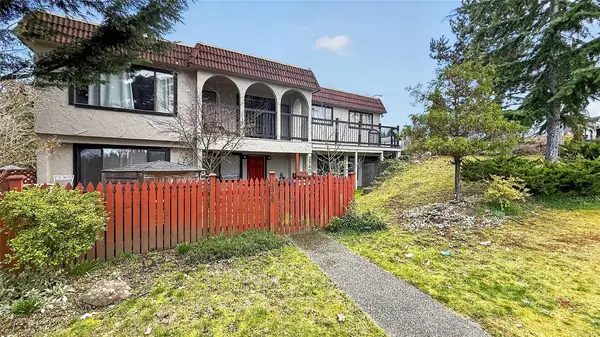 112 Arden Rd, Courtenay BC V9N 8X8 - 6 bed, 4 bath in Courtenay