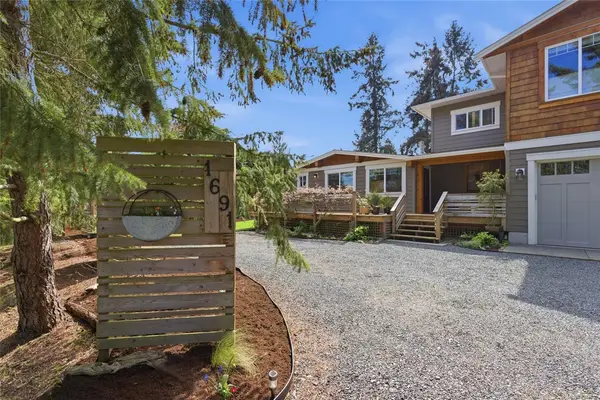 1691 Acacia Rd, Nanoose Bay BC V9P 9C6 - 3 bed, 3 bath in Nanoose Bay