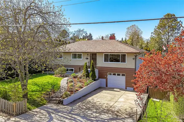 3040 Dysart Rd, Saanich BC V9A 2K4