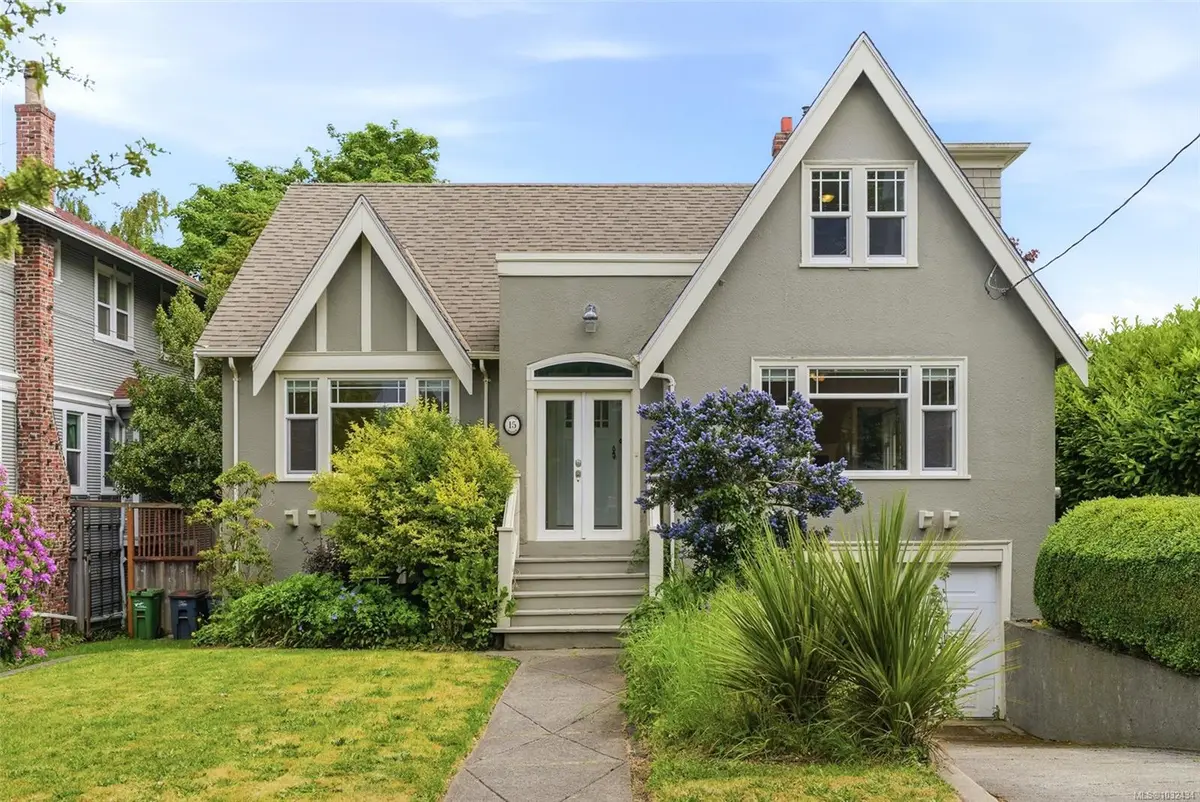 15 Linden Ave, Victoria BC V8V 4C9
